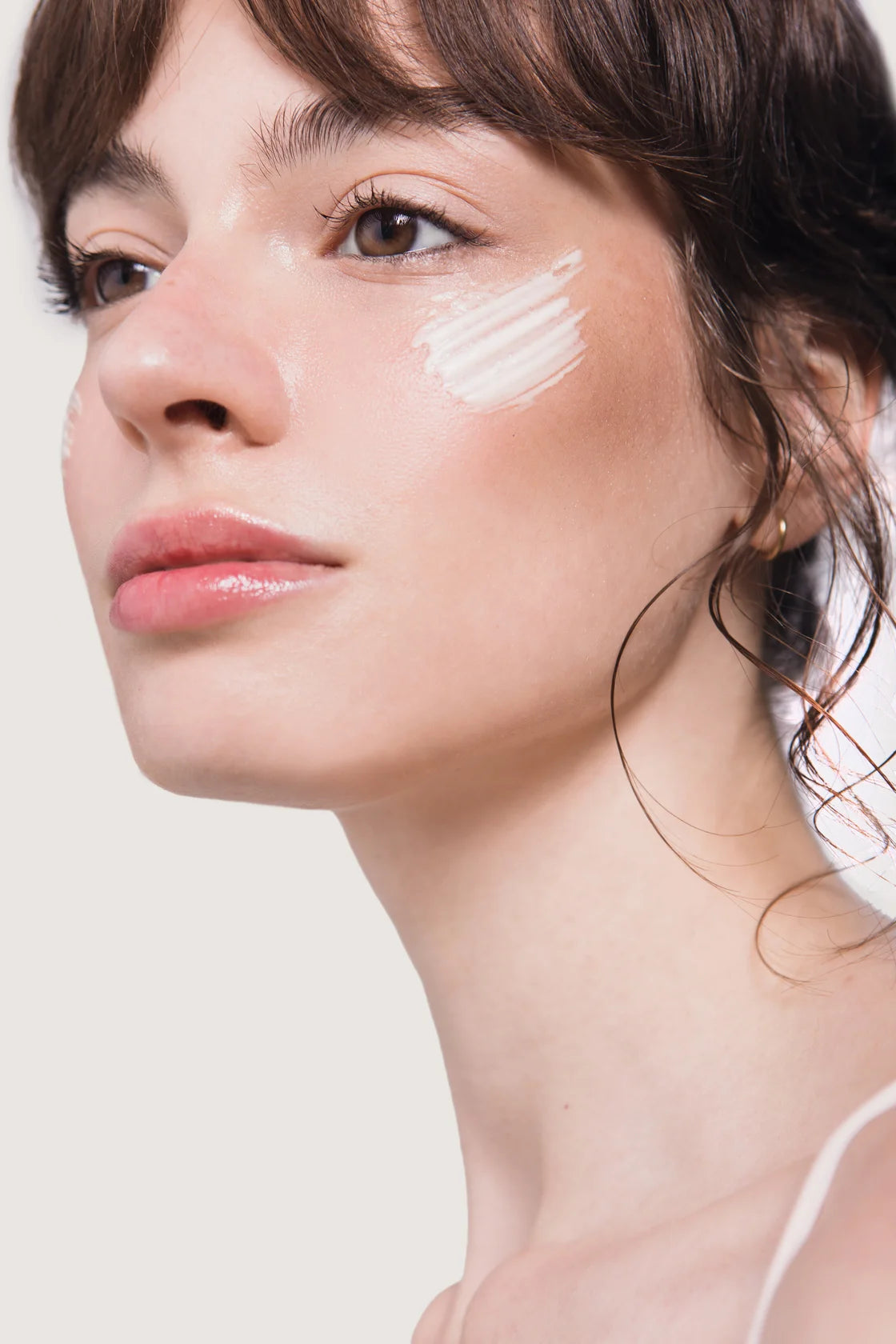 The Radiant Silk Sunscreen 50+ spf- Protección solar antiedad