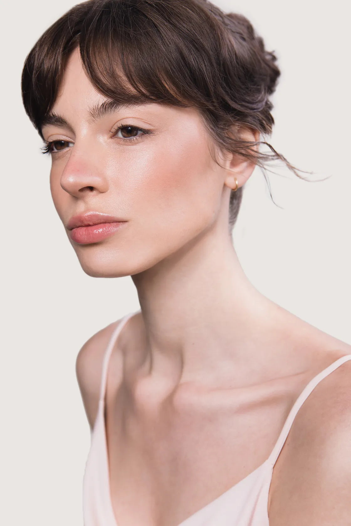 The Radiant Silk Sunscreen 50+ spf- Protección solar antiedad